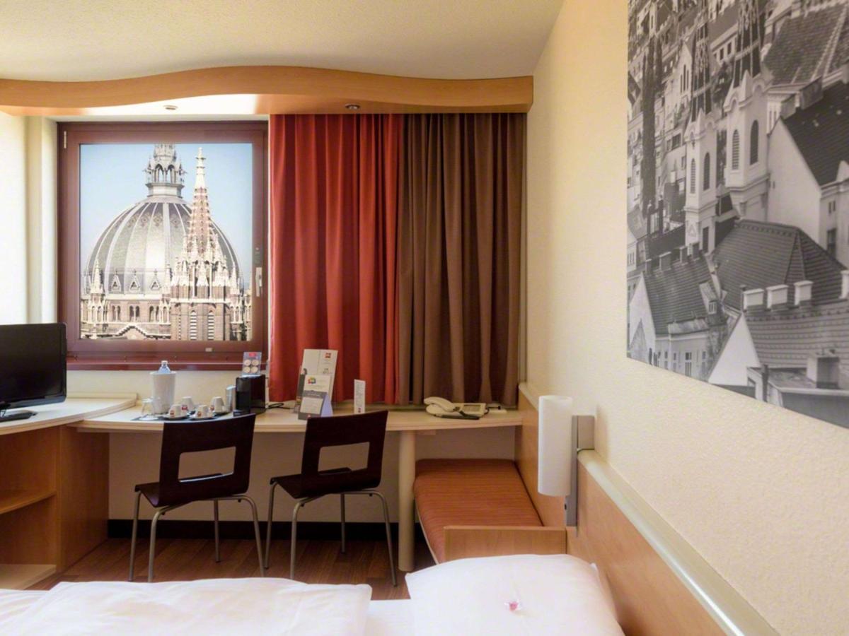 Ibis Wien Mariahilf Esterno foto